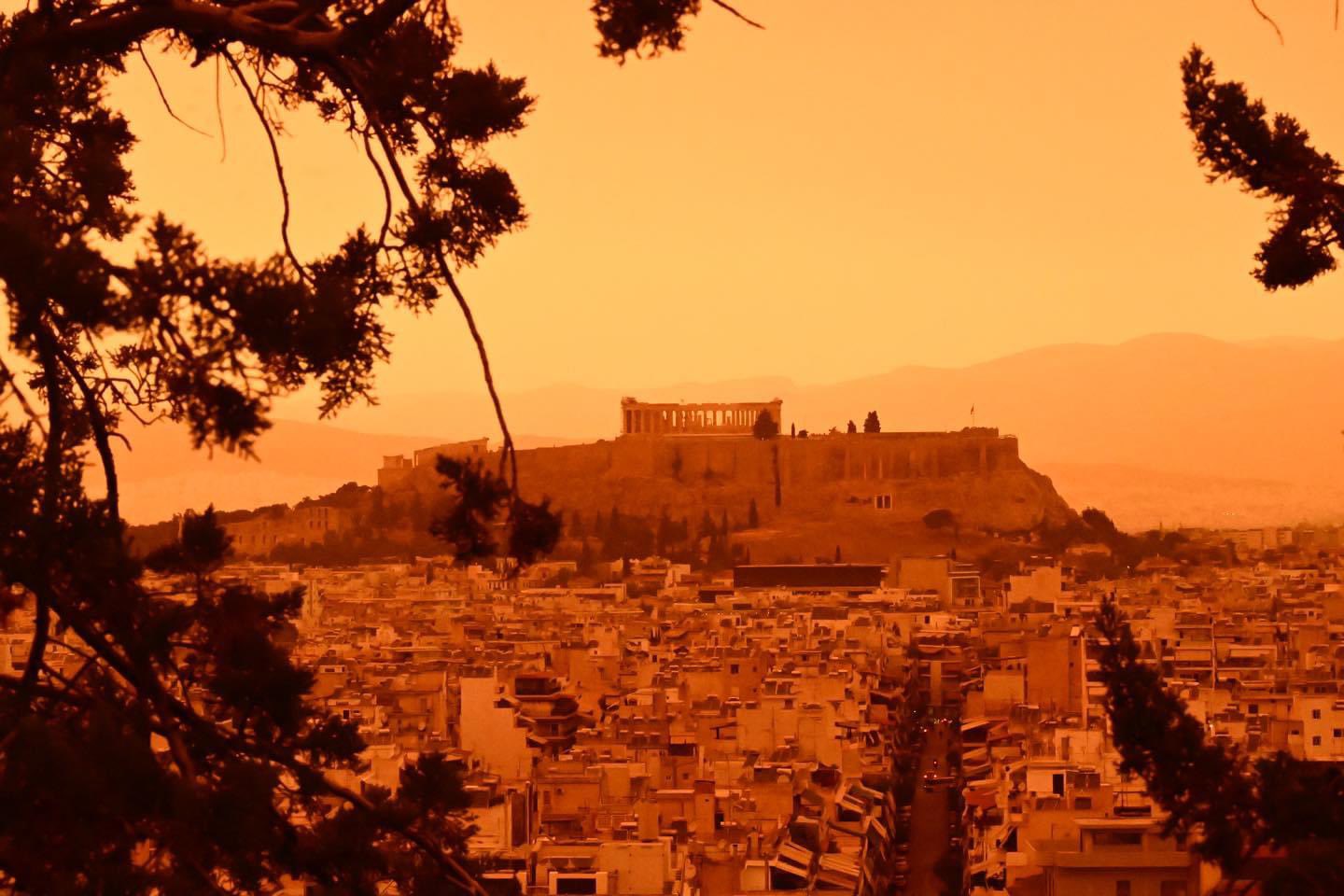 Η σκόνη της Σαχάρας πνίγει την Αθήνα: είναι το χειρότερο επεισόδιο από το 2018