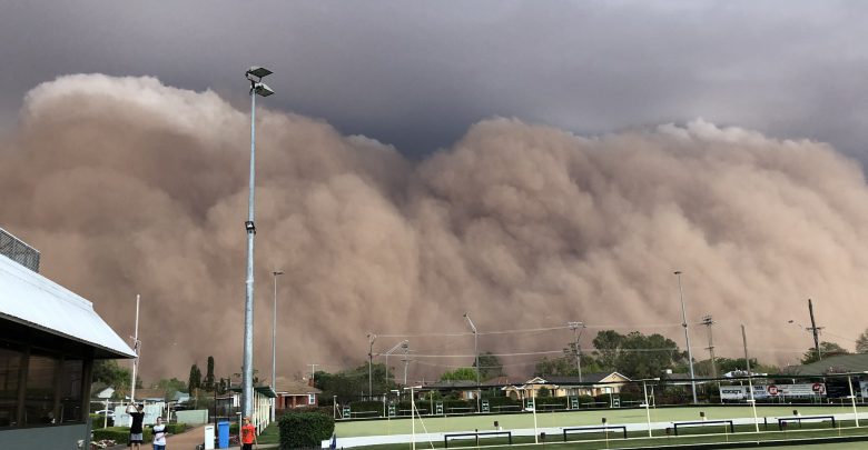 australia tempesta sabbia