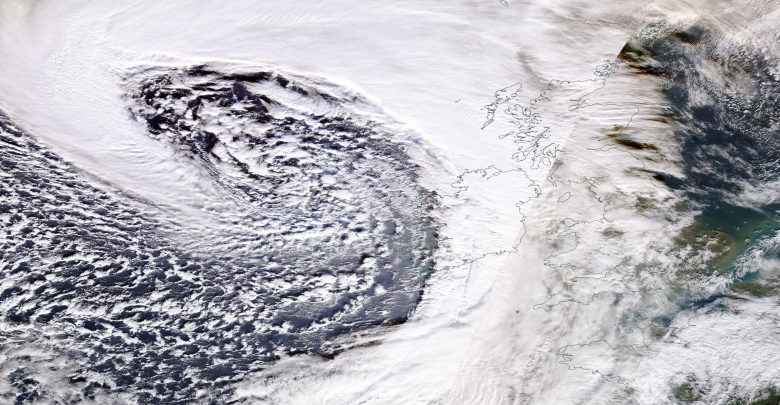 La tempesta Brendan fotografata ieri dai satelliti della NASA