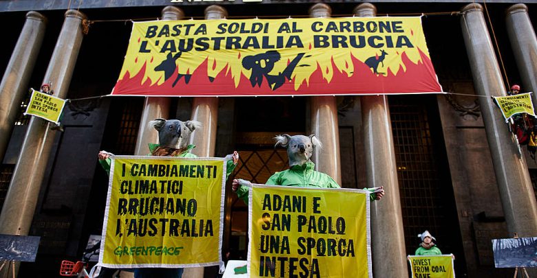 Greenpeace Milano Intesa Sanpaolo finanziamenti