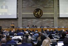 Il presidente uscente dell'IPCC Hoesung Lee dà il benvenuto ai delegati all'IPCC-59. Photo IPCC IISD/ENB
