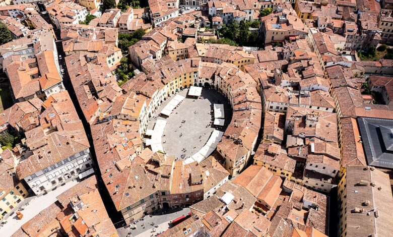 Lucca_Credits_Kasa-Fue_Wikipedia-Creative-Commons